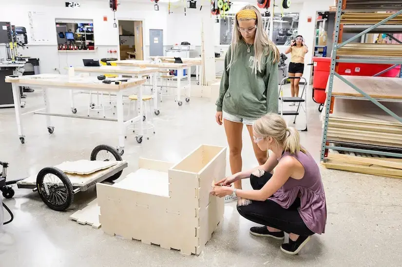 students in the UW Makerspace