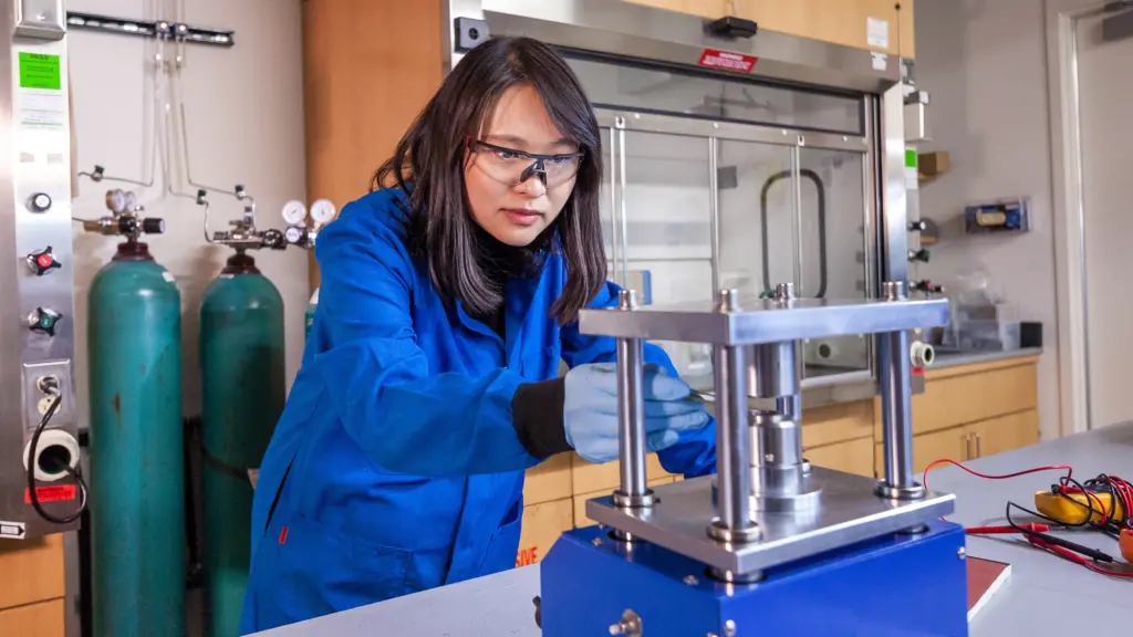 Fang Liu working in the lab