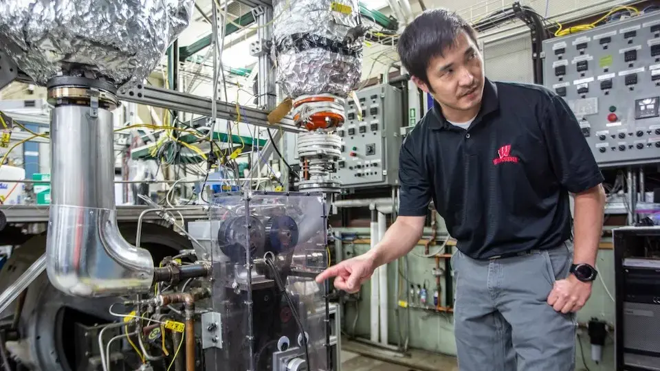 Stephen Sakai explains the workings of a spark-ignition engine
