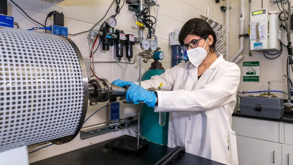 Postdoctoral research associate Komal Chawla working in the lab