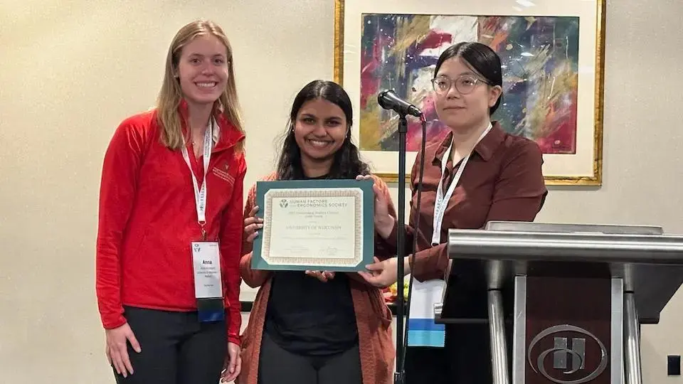 HFES students with award