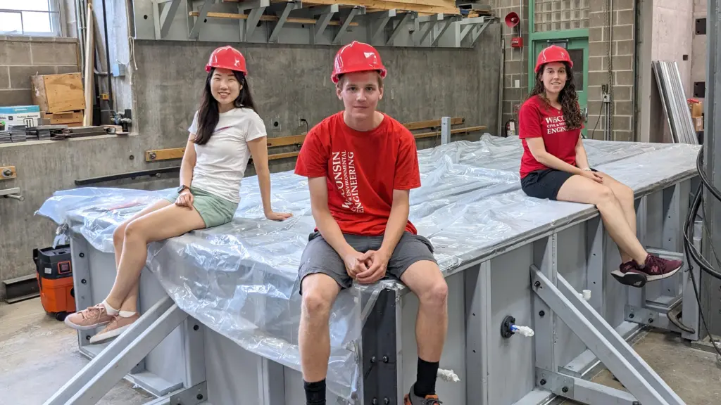 Postdoctoral associate Hyeyoung Koh, undergraduate Lennart-Fredrik Schmitz and Assistant Professor Hannah Blum with the SEAhorse